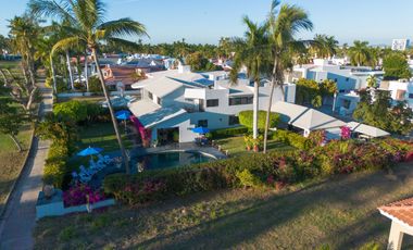 Lujosa Residencia en el Campo de Golf de El Cid, Mazatlán