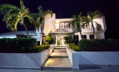 Lujosa Residencia en el Campo de Golf de El Cid, Mazatlán