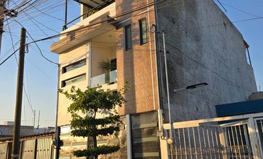 Casa REMODELADA en venta en TLAQUEPAQUE A 15 MINS DEL AEROPUERTO