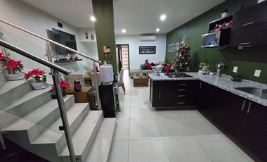 Casa REMODELADA en venta en TLAQUEPAQUE A 15 MINS DEL AEROPUERTO