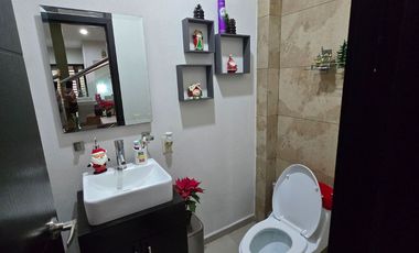 Casa REMODELADA en venta en TLAQUEPAQUE A 15 MINS DEL AEROPUERTO