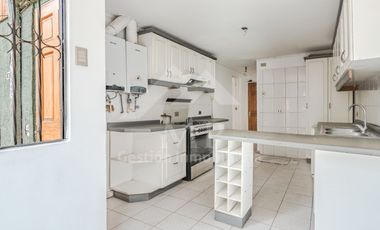 A Pasos Estadio Croata. 3 Dorm, 2 Baños, Servicios.
