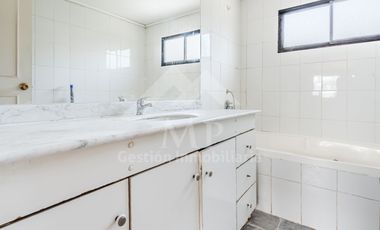 A Pasos Estadio Croata. 3 Dorm, 2 Baños, Servicios.