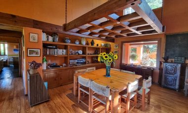 CASA CONTEMPORANEA EN VENTA, CON VISTA AL LAGO.