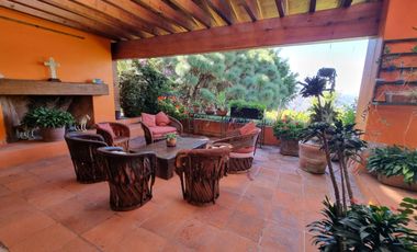 CASA CONTEMPORANEA EN VENTA, CON VISTA AL LAGO.