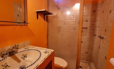 CASA CONTEMPORANEA EN VENTA, CON VISTA AL LAGO.