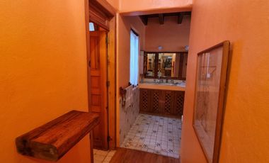CASA CONTEMPORANEA EN VENTA, CON VISTA AL LAGO.