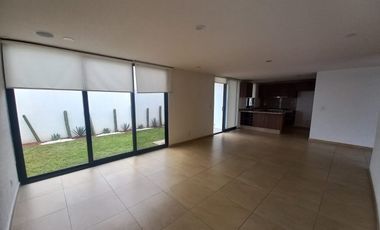 RENTO CASA EN CONDOMINIO AMARA GRAND ALTOS JURIQUILLA QUERETARO