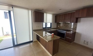 RENTO CASA EN CONDOMINIO AMARA GRAND ALTOS JURIQUILLA QUERETARO