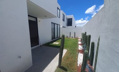 RENTO CASA EN CONDOMINIO AMARA GRAND ALTOS JURIQUILLA QUERETARO