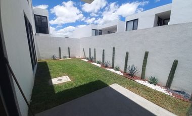 RENTO CASA EN CONDOMINIO AMARA GRAND ALTOS JURIQUILLA QUERETARO