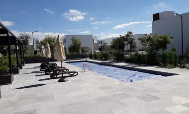 RENTO CASA EN CONDOMINIO AMARA GRAND ALTOS JURIQUILLA QUERETARO