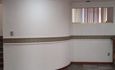 VENTA DE CASA EN LA COL. LOMAS DE SANTA MARÍA.