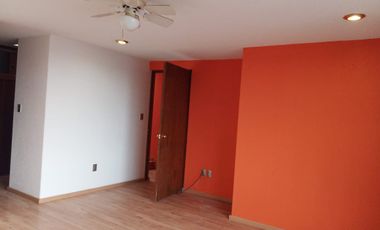 VENTA DE CASA EN LA COL. LOMAS DE SANTA MARÍA.