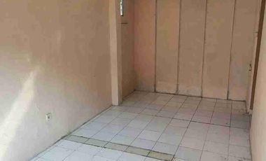 jarang ada rumah dalam komplek dwkat jalan raya di cipageran Cimahi