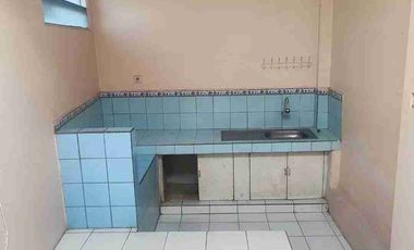 jarang ada rumah dalam komplek dwkat jalan raya di cipageran Cimahi