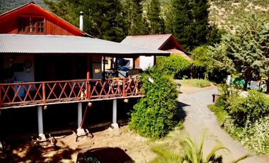 Venta de Amplio Terreno con Casa Amoblada en Chacayes, Machalí. Región de O’Higgins.