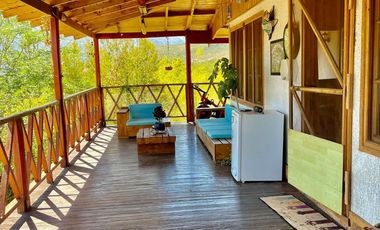 Venta de Amplio Terreno con Casa Amoblada en Chacayes, Machalí. Región de O’Higgins.