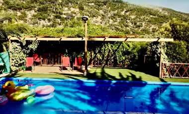 Venta de Amplio Terreno con Casa Amoblada en Chacayes, Machalí. Región de O’Higgins.