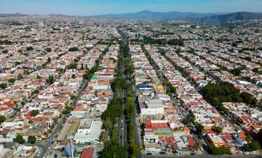 Edificio en Venta, sobre avenida cerca de Av. Circunvalación Norte, Guadalajara