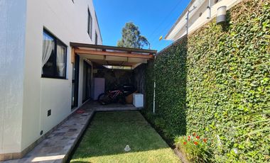 Renta casa de 198m2 en el Dean, Los Chillos con generador eléctrico