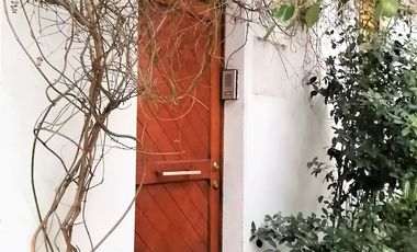 CASA LOFT, 3 NIVELES, APTA PARA OFICINA (O VIVIENDA CON MODIFICACIONES), PASAJE CERRADO. ERNESTO PINTO LAGARRIGUE, BARRIO BELLAVISTA, RECOLETA