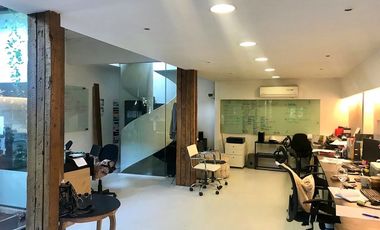 CASA LOFT, 3 NIVELES, APTA PARA OFICINA (O VIVIENDA CON MODIFICACIONES), PASAJE CERRADO. ERNESTO PINTO LAGARRIGUE, BARRIO BELLAVISTA, RECOLETA