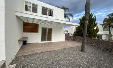Casa de 4 recámaras en Balcones de  Juriquilla