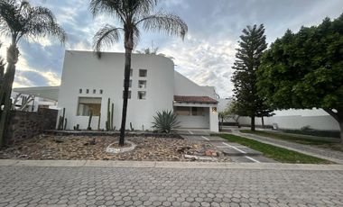 Casa de 4 recámaras en Balcones de  Juriquilla