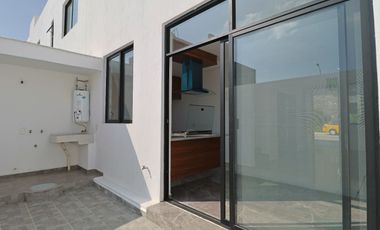 Casa en Venta con recámara en planta baja, Coto Boreales II, Zapopan