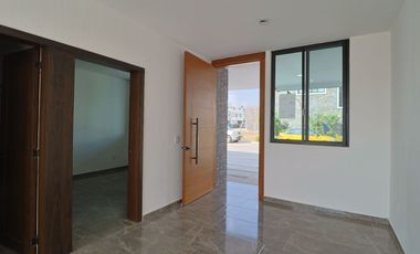 Casa en Venta con recámara en planta baja, Coto Boreales II, Zapopan