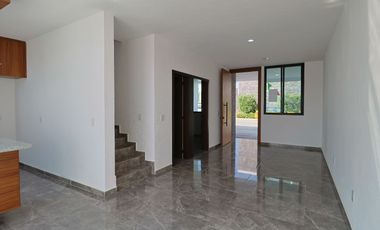 Casa en Venta con recámara en planta baja, Coto Boreales II, Zapopan