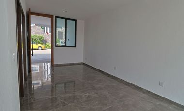 Casa en Venta con recámara en planta baja, Coto Boreales II, Zapopan