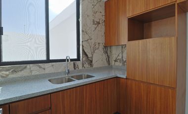 Casa en Venta con recámara en planta baja, Coto Boreales II, Zapopan