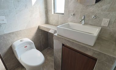 Casa en Venta con recámara en planta baja, Coto Boreales II, Zapopan