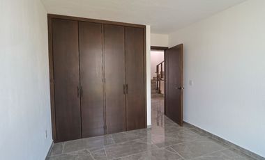 Casa en Venta con recámara en planta baja, Coto Boreales II, Zapopan