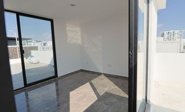 Casa en Venta con recámara en planta baja, Coto Boreales II, Zapopan