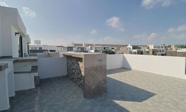 Casa en Venta con recámara en planta baja, Coto Boreales II, Zapopan