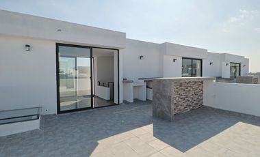 Casa en Venta con recámara en planta baja, Coto Boreales II, Zapopan