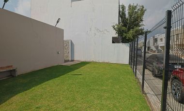 Casa en Venta con recámara en planta baja, Coto Boreales II, Zapopan