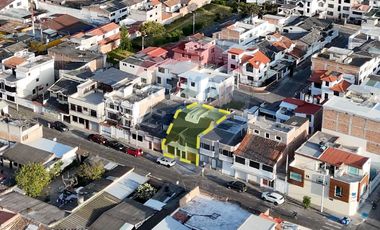 CASA EN VENTA EN EL CENTRO DE LA CIUDAD DE IBARRA
