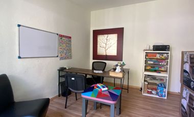 VENDO CASA DE UN SOLO NIVEL CON USO DE SUELO COMERCIAL EN CUERNAVACA