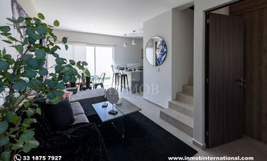 Casa en Venta con recamara en planta baja, Zona Valle Imperial, Zapopan