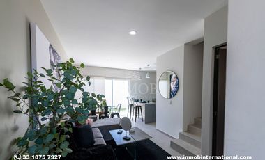 Casa en Venta con recamara en planta baja, Zona Valle Imperial, Zapopan
