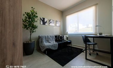Casa en Venta con recamara en planta baja, Zona Valle Imperial, Zapopan