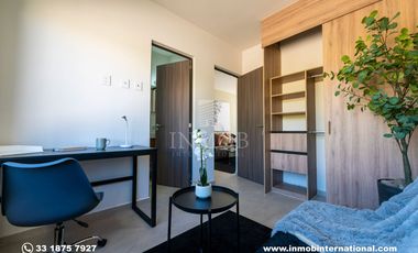 Casa en Venta con recamara en planta baja, Zona Valle Imperial, Zapopan