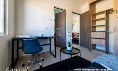 Casa en Venta con recamara en planta baja, Zona Valle Imperial, Zapopan