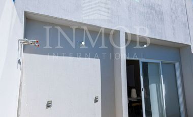 Casa en Venta con recamara en planta baja, Zona Valle Imperial, Zapopan