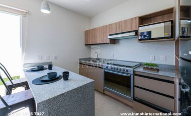 Casa en Venta con recamara en planta baja, Zona Valle Imperial, Zapopan