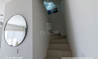 Casa en Venta con recamara en planta baja, Zona Valle Imperial, Zapopan